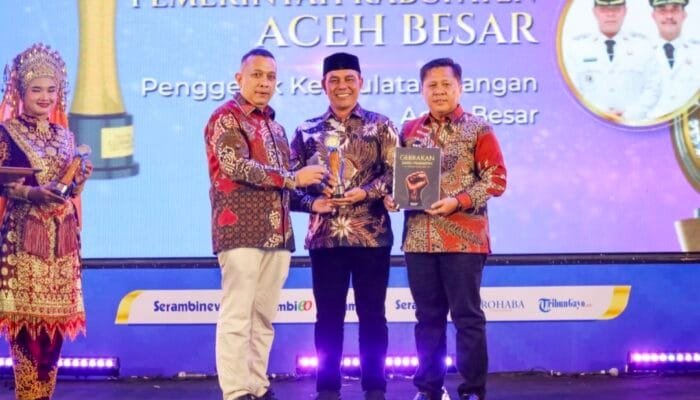 Bupati Muharram Idris Terima Serambi Awards 2026 sebagai Penggerak Kedaulatan Pangan Aceh Besar