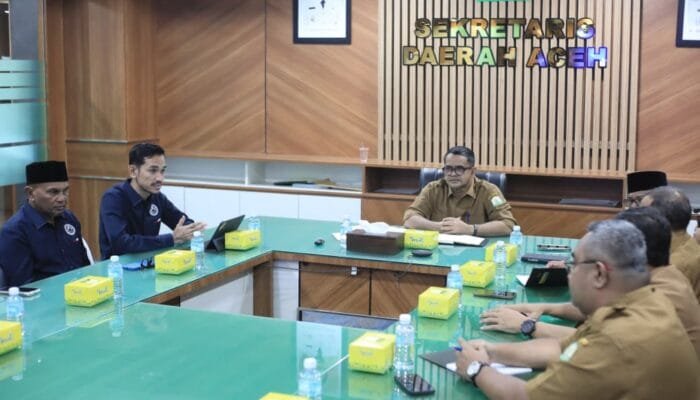 Plt Sekda Aceh Terima Audiensi Komisioner KPIA, Bahas Pengawasan Penyiaran