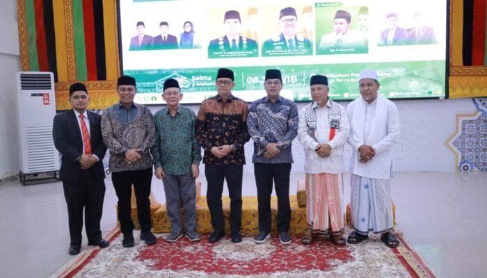 Momen Bupati Aceh Besar Saksikan Peusijuk Rektor UIN Ar-Raniry dan Rektor USK