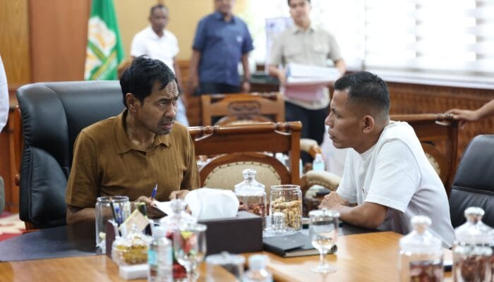 Stafsus Gubernur Aceh Terima Aduan Sawah Rusak Pascabencana