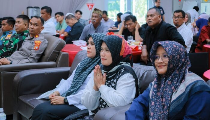 Kadinkes Aceh Besar Rina Karmila Hadiri Forum Konsultasi Masyarakat PT SBA Lhoknga