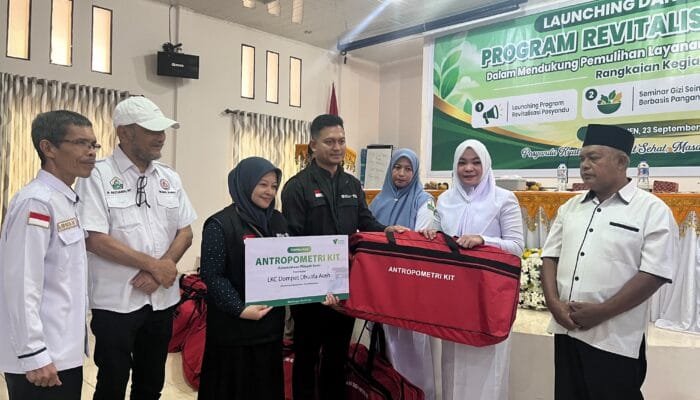 Tingkatkan Pemantauan Gizi Anak Pascabencana di Bireuen, LKC DD Aceh Salurkan 20 Anthropometry Kit