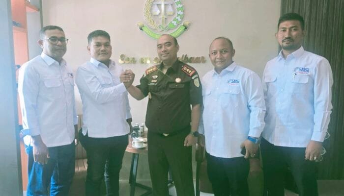 SMSI Aceh Besar dan Kejari Perkuat Sinergi, News Room Jaga Desa Jadi Bahasan