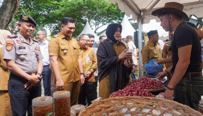 Wali Kota Banda Aceh Ajak Warga Belanja di Pasar Tani, Harga Pangan Lebih Terjangkau dan Petani Diuntungkan