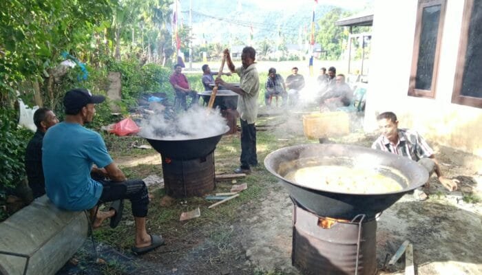 Sekali Tercium, Bikin Perut Keroncongan: Kuah Beulangong Meriahkan Kenduri Maulid di Leu Ue